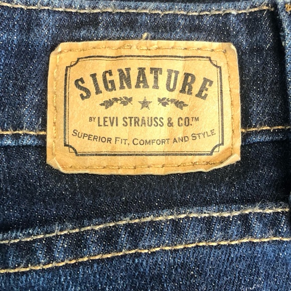 Levi Signature Low Rise Boot Cut Women’s Jeans Dark Wash Authentic Levi Sz14S - Picture 6 of 10